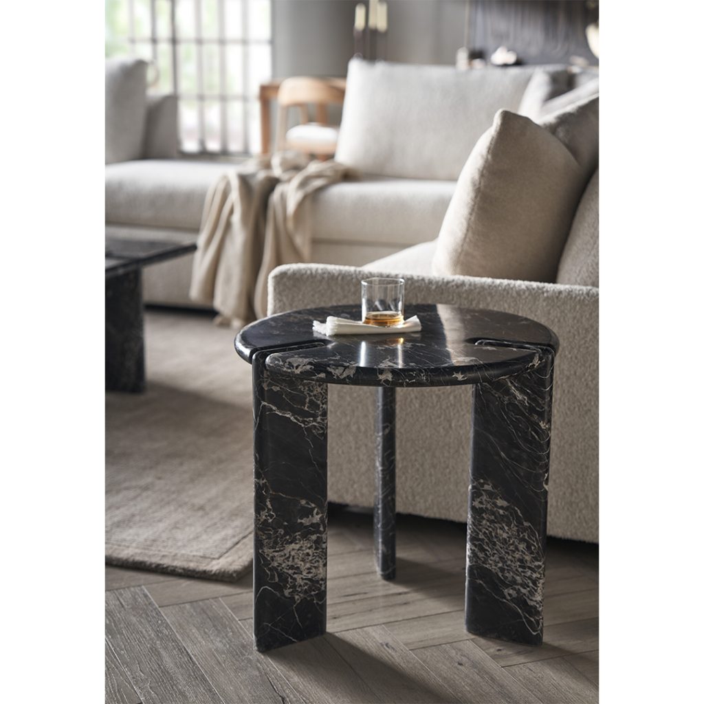 Universal Magnus End Table
