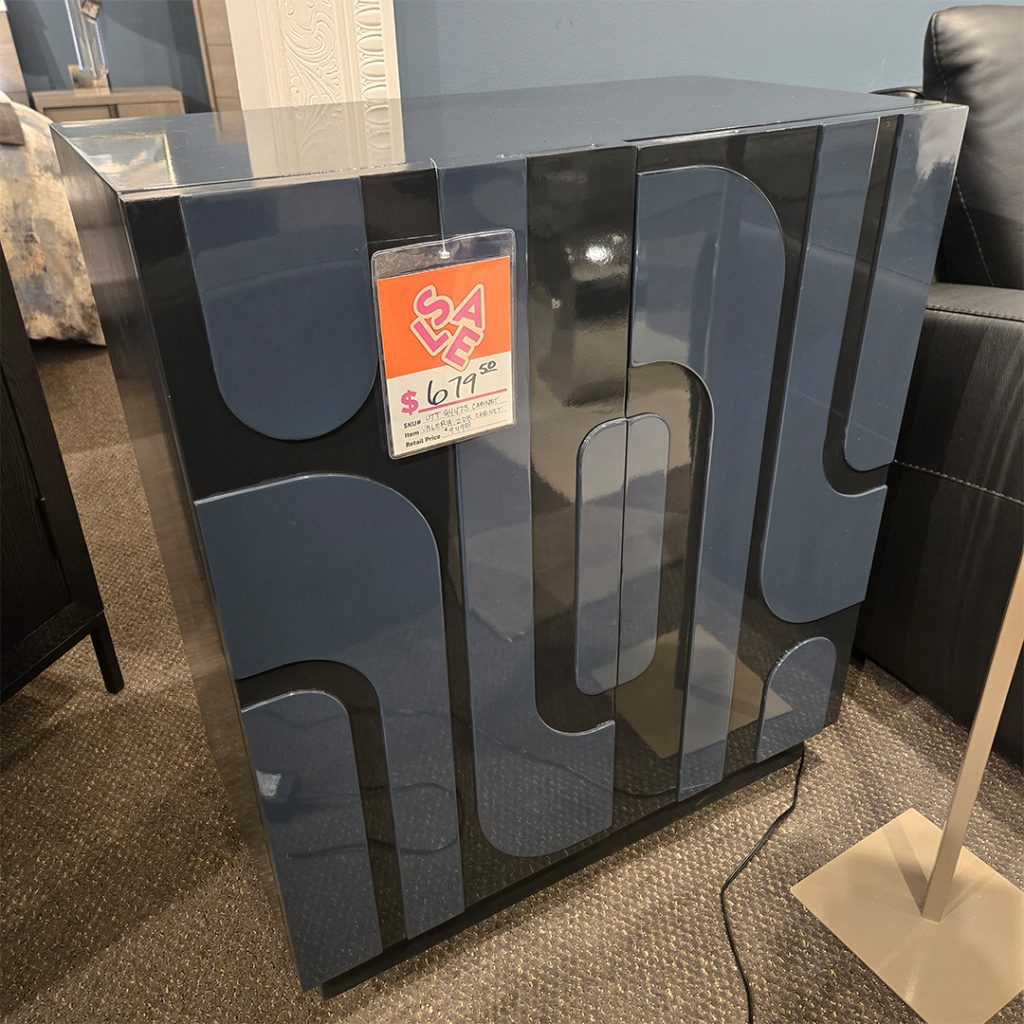 Cabinet, Occasional 3082