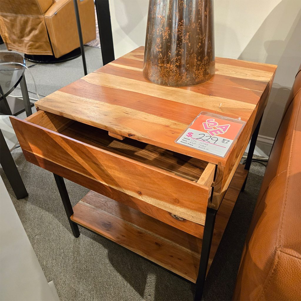 Table, Occasional 4067